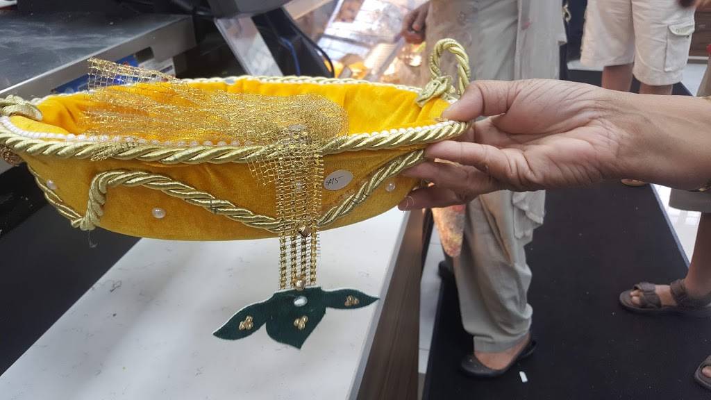 Gillz Sweet Factory | restaurant | 2131 Williams Pkwy #3, Brampton, ON L6S 5Z4, Canada | 9057992616 OR +1 905-799-2616