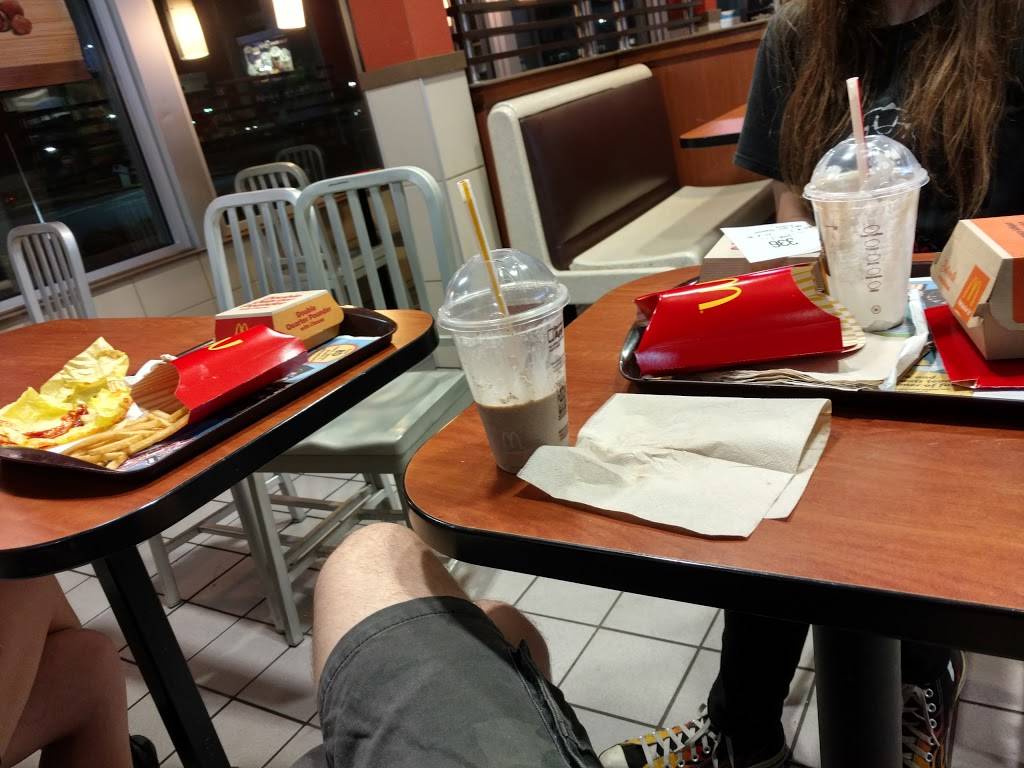 McDonalds | cafe | 272 Hartford Ave, Bellingham, MA 02019, USA | 5089660522 OR +1 508-966-0522