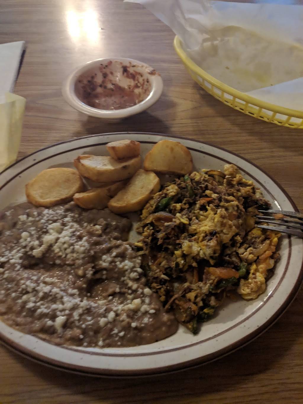 Asaderos Restaurant | restaurant | 17079 Valley Blvd, Fontana, CA 92335, USA | 9098299085 OR +1 909-829-9085