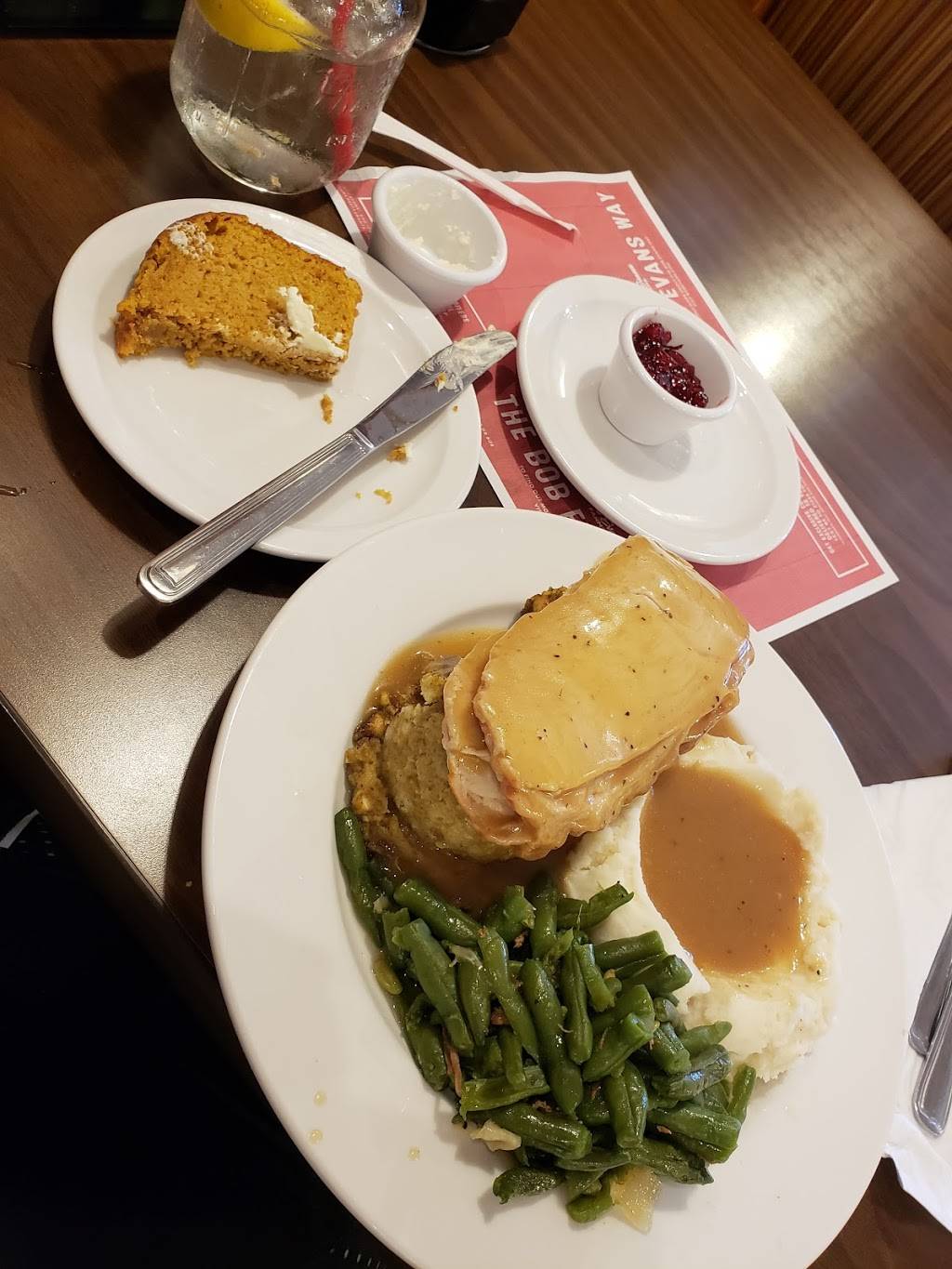 Bob Evans | restaurant | 14050 Thunderbolt Pl, Chantilly, VA 20151, USA | 7038340511 OR +1 703-834-0511