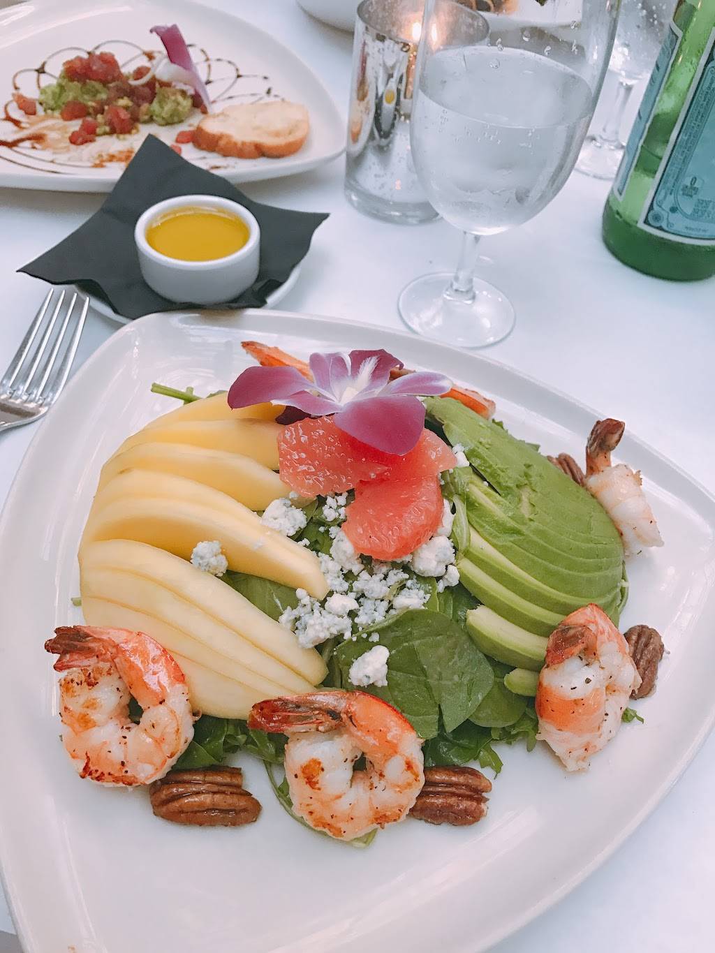 Skylight Gardens | restaurant | 1139 Glendon Ave, Los Angeles, CA 90024, USA | 3108241818 OR +1 310-824-1818