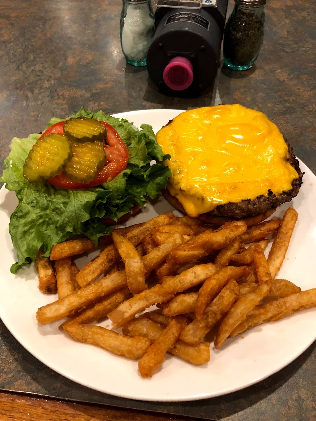 The Hangar American Grill | restaurant | 3966 Avalon Blvd, Milton, FL 32583, USA | 8505646223 OR +1 850-564-6223