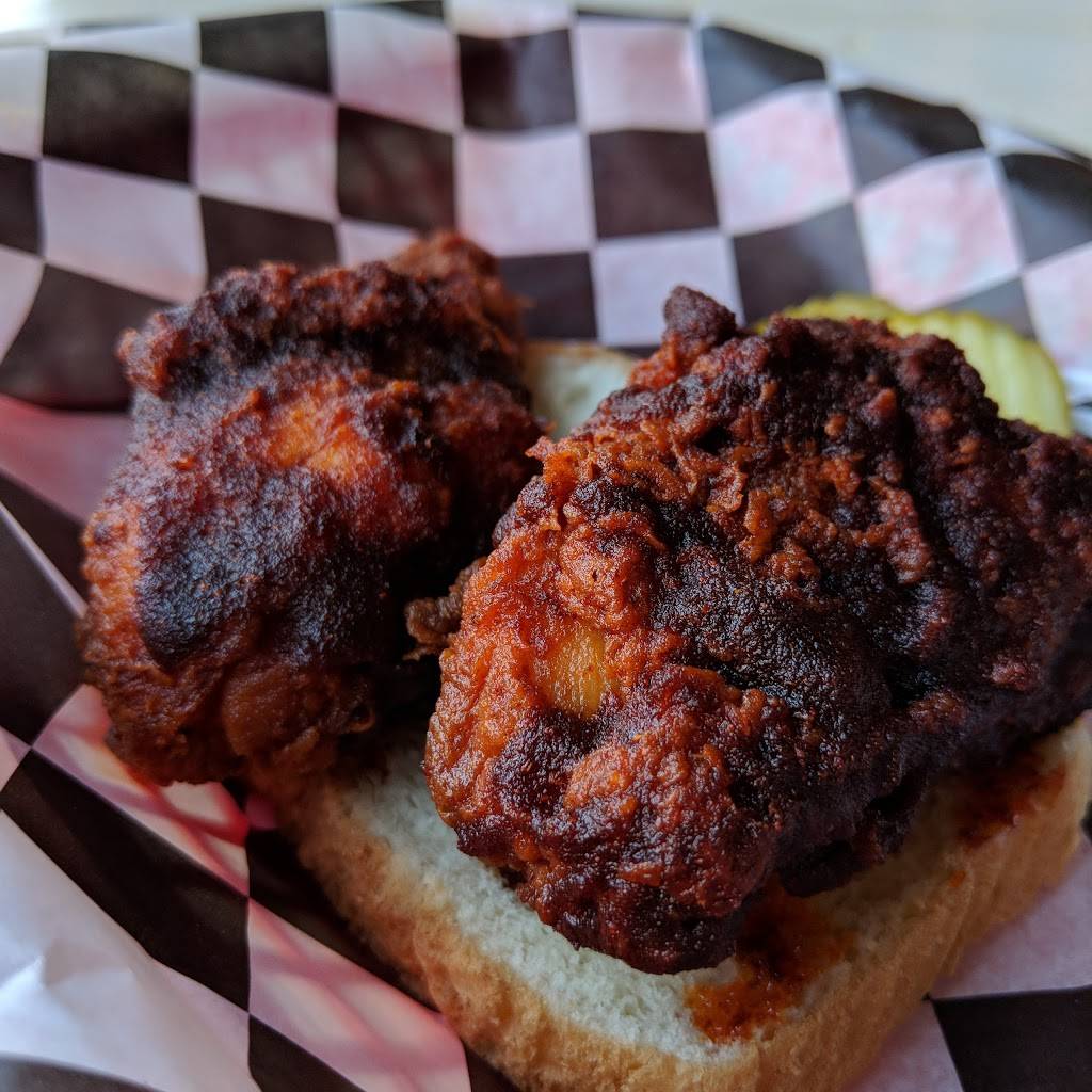 The Roost Carolina Kitchen | restaurant | 1467 W Irving Park Rd, Chicago, IL 60613, USA | 3122615564 OR +1 312-261-5564