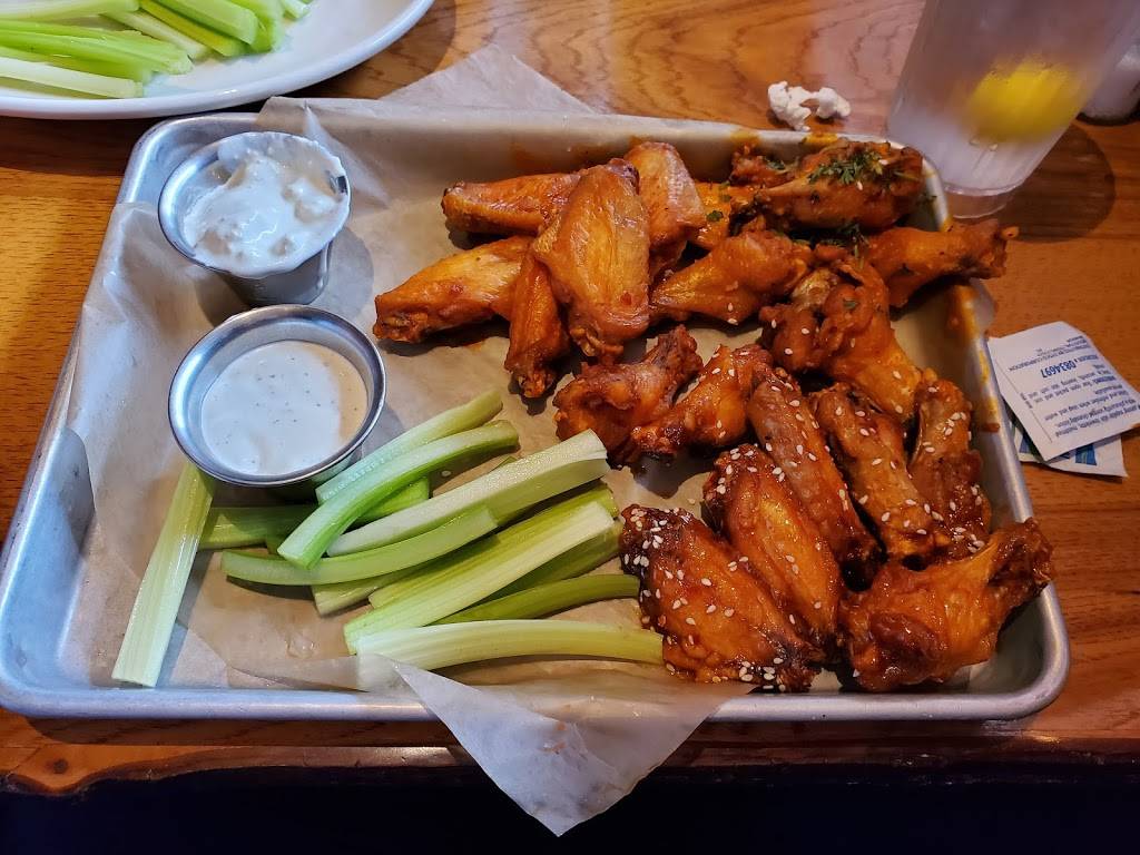 Twin Peaks Altamonte Springs | restaurant | 227 FL-436, Altamonte Springs, FL 32714, USA | 4076493171 OR +1 407-649-3171