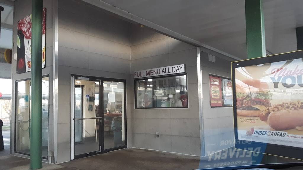 Sonic Drive-In | restaurant | 1901 Montopolis Dr, Austin, TX 78741, USA | 5123851020 OR +1 512-385-1020