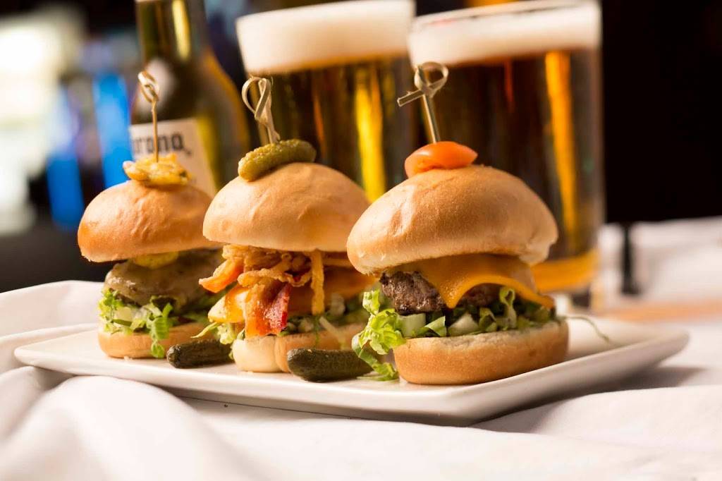 GameWorks | restaurant | 601 N Martingale Rd Suite #115, Schaumburg, IL 60173, USA | 8473309675 OR +1 847-330-9675