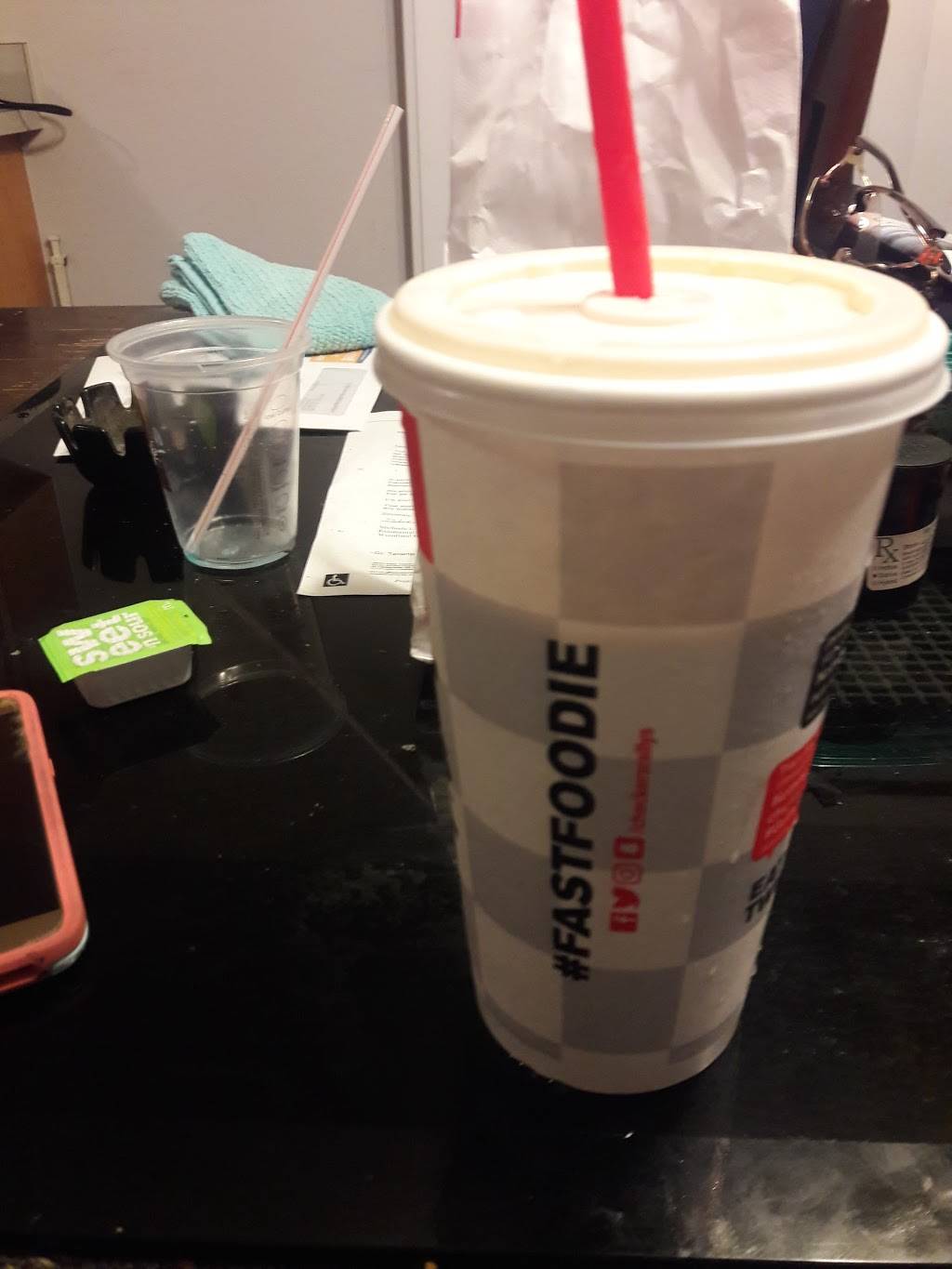 Checkers | restaurant | 780 N Perry St, Pontiac, MI 48342, USA | 2483387720 OR +1 248-338-7720