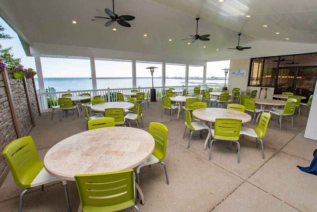Bayside Restaurant and Lounge | restaurant | 300 E Bay St, East Tawas, MI 48730, USA | 9893628600 OR +1 989-362-8600