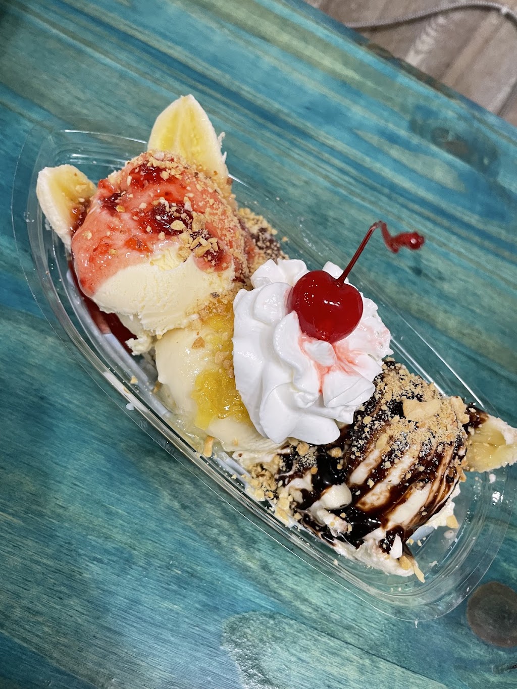 Living H.I. Coffee & Treats Holiday Island | cafe | 4 Forest Park Dr, Holiday Island, AR 72631, USA | 4175990865 OR +1 417-599-0865