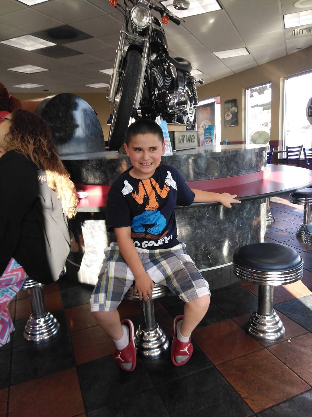 KFC | restaurant | 12921 Central Ave NE, Albuquerque, NM 87123, USA | 5052942756 OR +1 505-294-2756