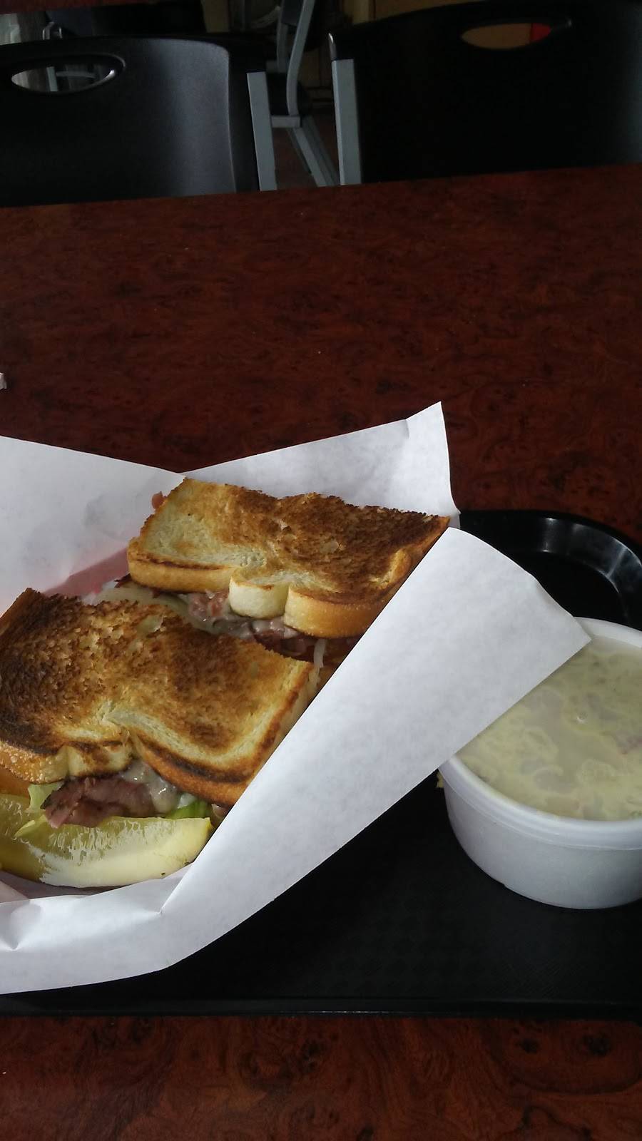 Hungry Hanks Deli | restaurant | 866 3rd Ave, Chula Vista, CA 91911, USA | 6194264499 OR +1 619-426-4499