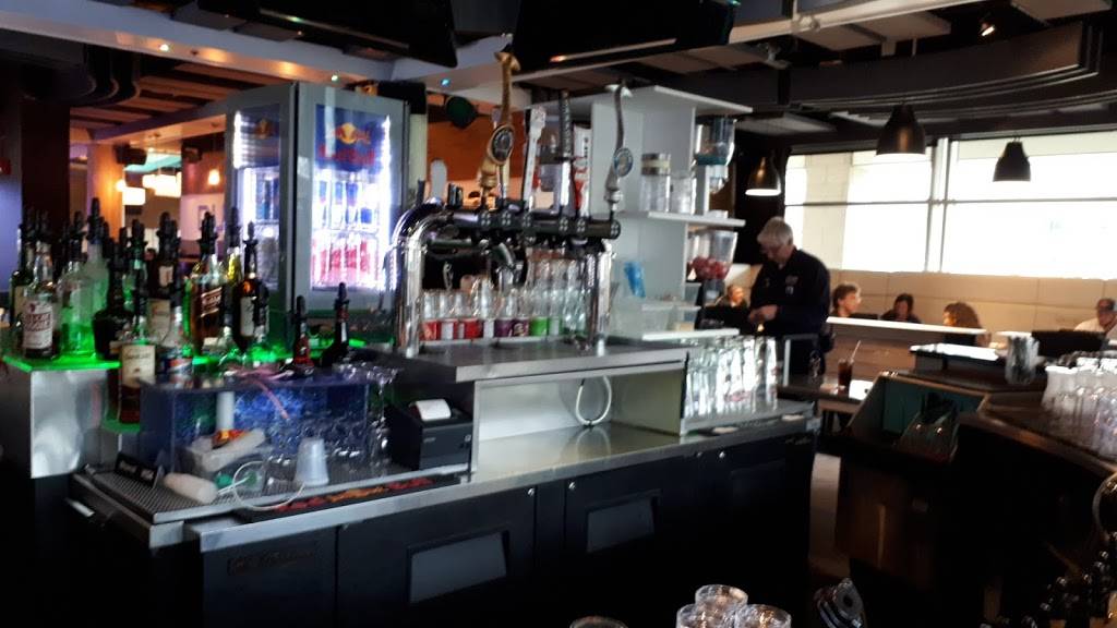 Le Pub Universitaire | restaurant | 2325 Rue de lUniversité Local 1312, Québec, QC G1V 0A6, Canada | 4186567075 OR +1 418-656-7075