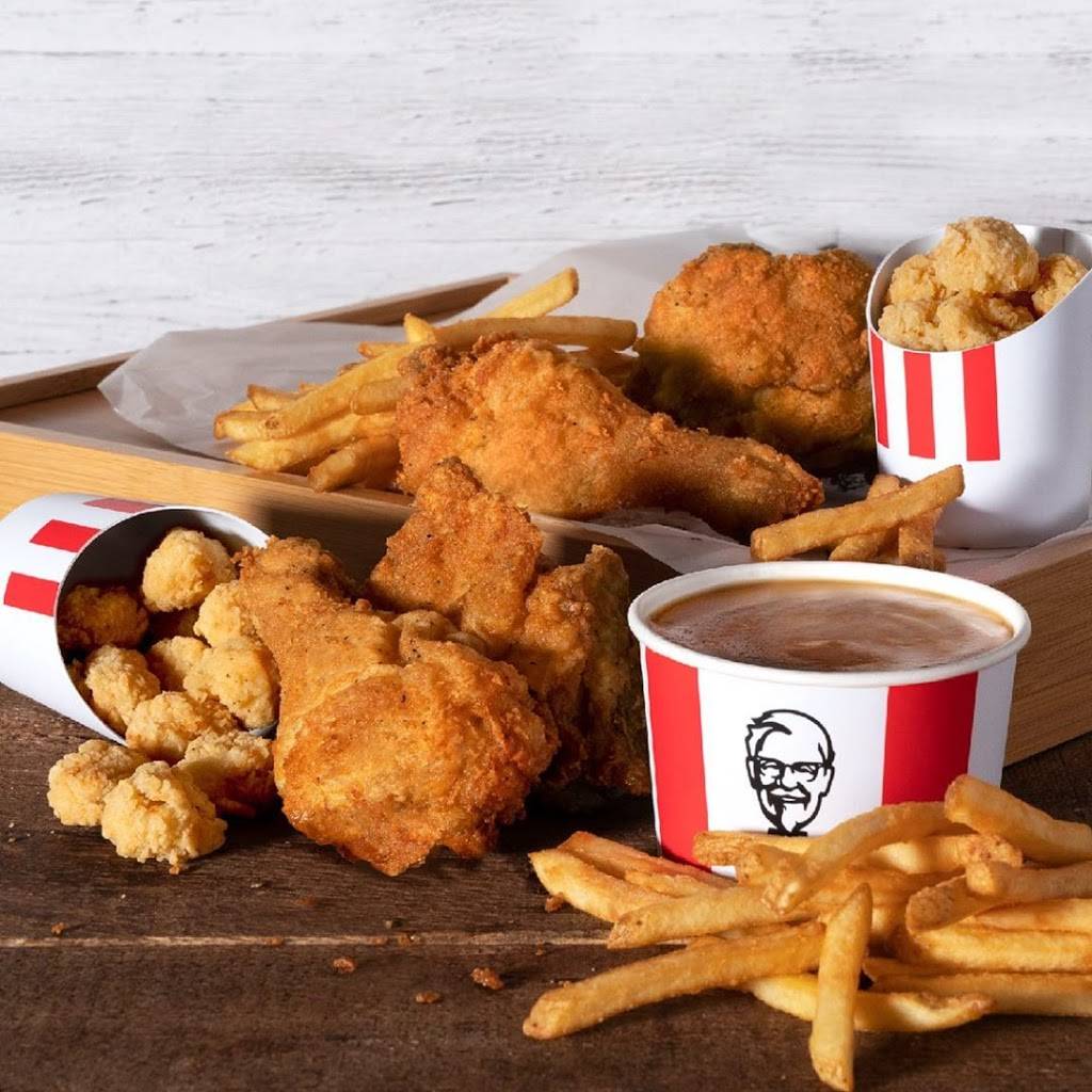 KFC | meal takeaway | 999 Upper Wentworth St, Hamilton, ON L9A 4X5, Canada | 9053186565 OR +1 905-318-6565
