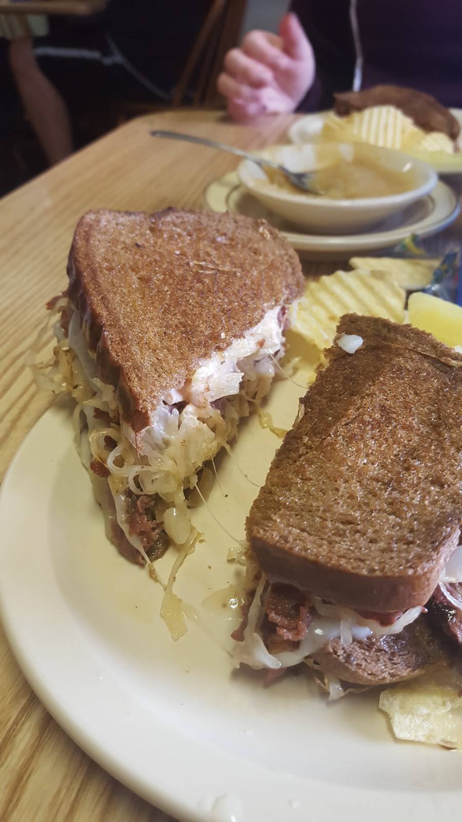 Bulldog Diner | restaurant | 30 Lowry Dr, West Milton, OH 45383, USA | 9376989495 OR +1 937-698-9495