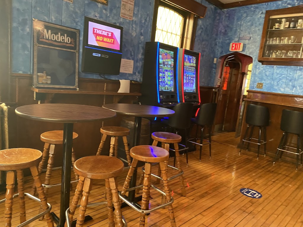 The patio pub and grill | restaurant | 2501 W Greenfield Ave, Milwaukee, WI 53204, USA | 4144553100 OR +1 414-455-3100