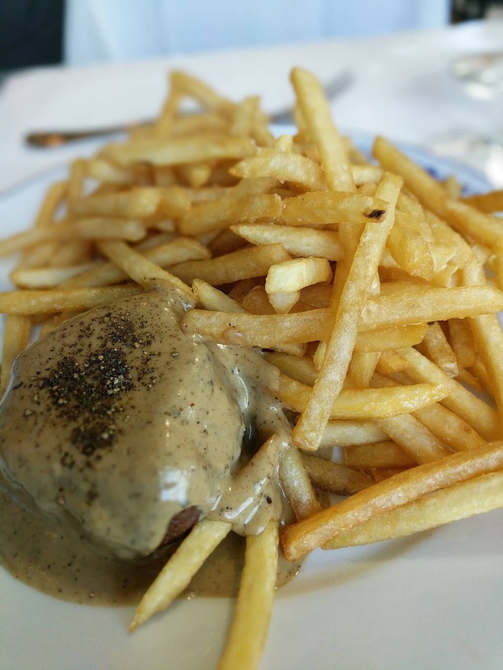 Petit Trois | restaurant | 13705 Ventura Blvd, Sherman Oaks, CA 91423, USA | 8189892600 OR +1 818-989-2600