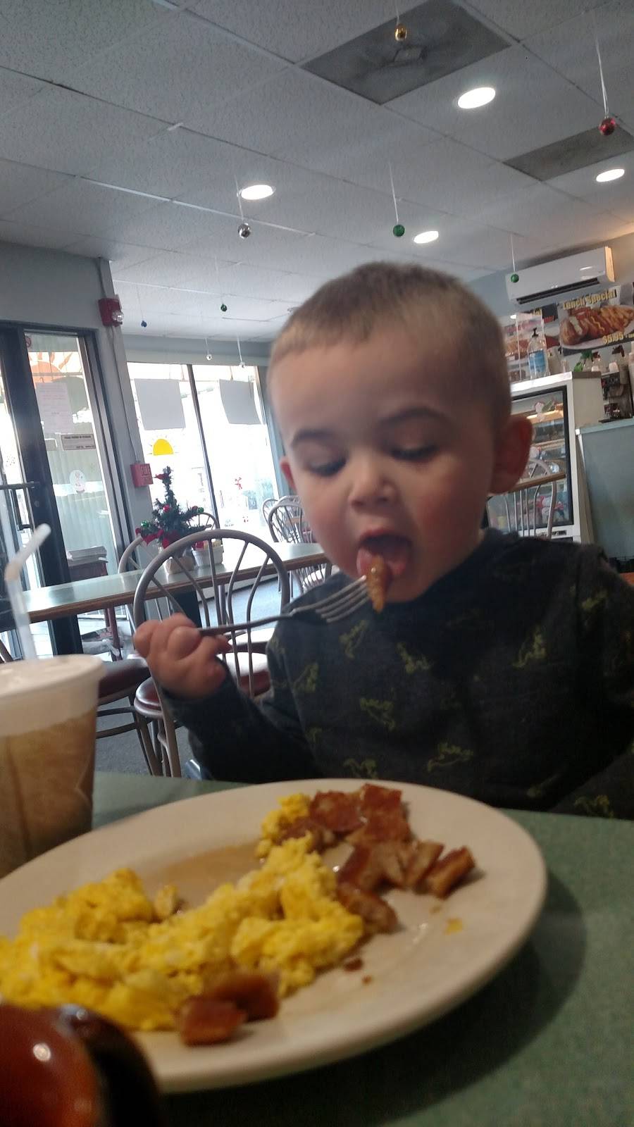 Sunrise Grill | restaurant | 250 Campbell Ave, West Haven, CT 06516, USA | 2039348931 OR +1 203-934-8931