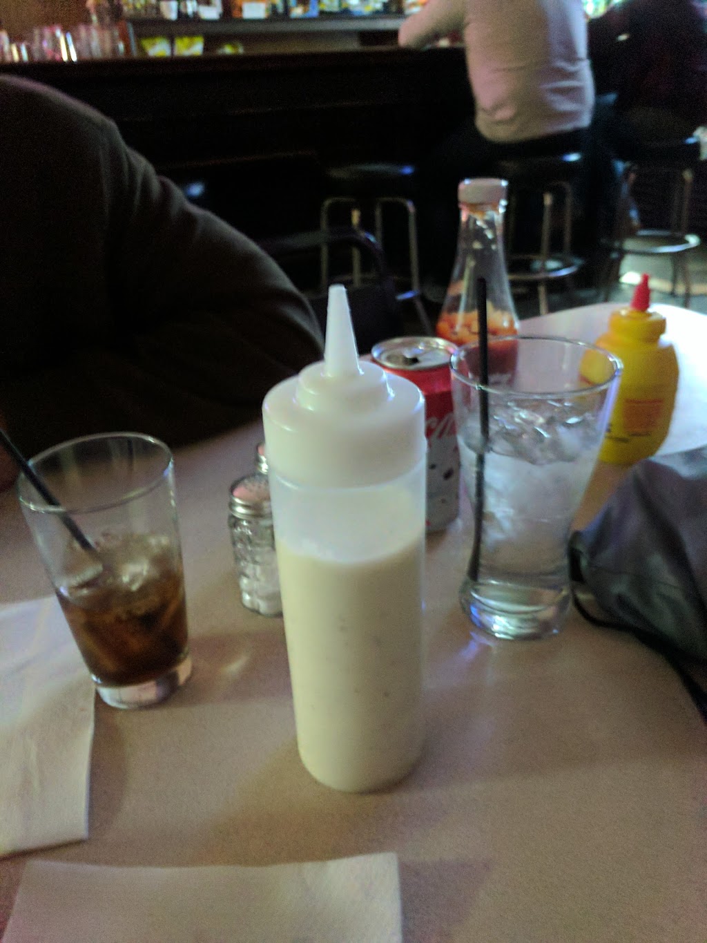 Limbys Restaurant | restaurant | 109 N Wooster Ave, Dover, OH 44622, USA | 3303432731 OR +1 330-343-2731