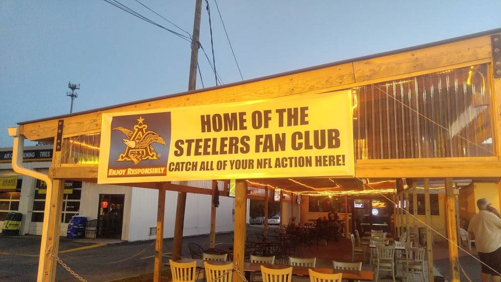 Benders Tavern | restaurant | 4517 W Market St # A, Greensboro, NC 27407, USA | 3362920080 OR +1 336-292-0080