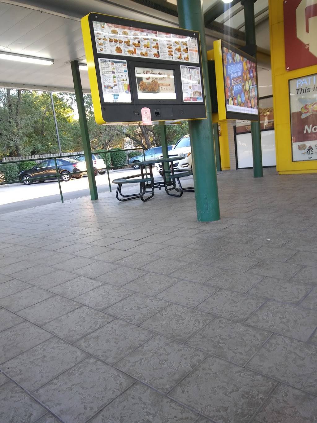 Sonic Drive-In | restaurant | 2850 Chautauqua Ave, Norman, OK 73072, USA | 4053602122 OR +1 405-360-2122