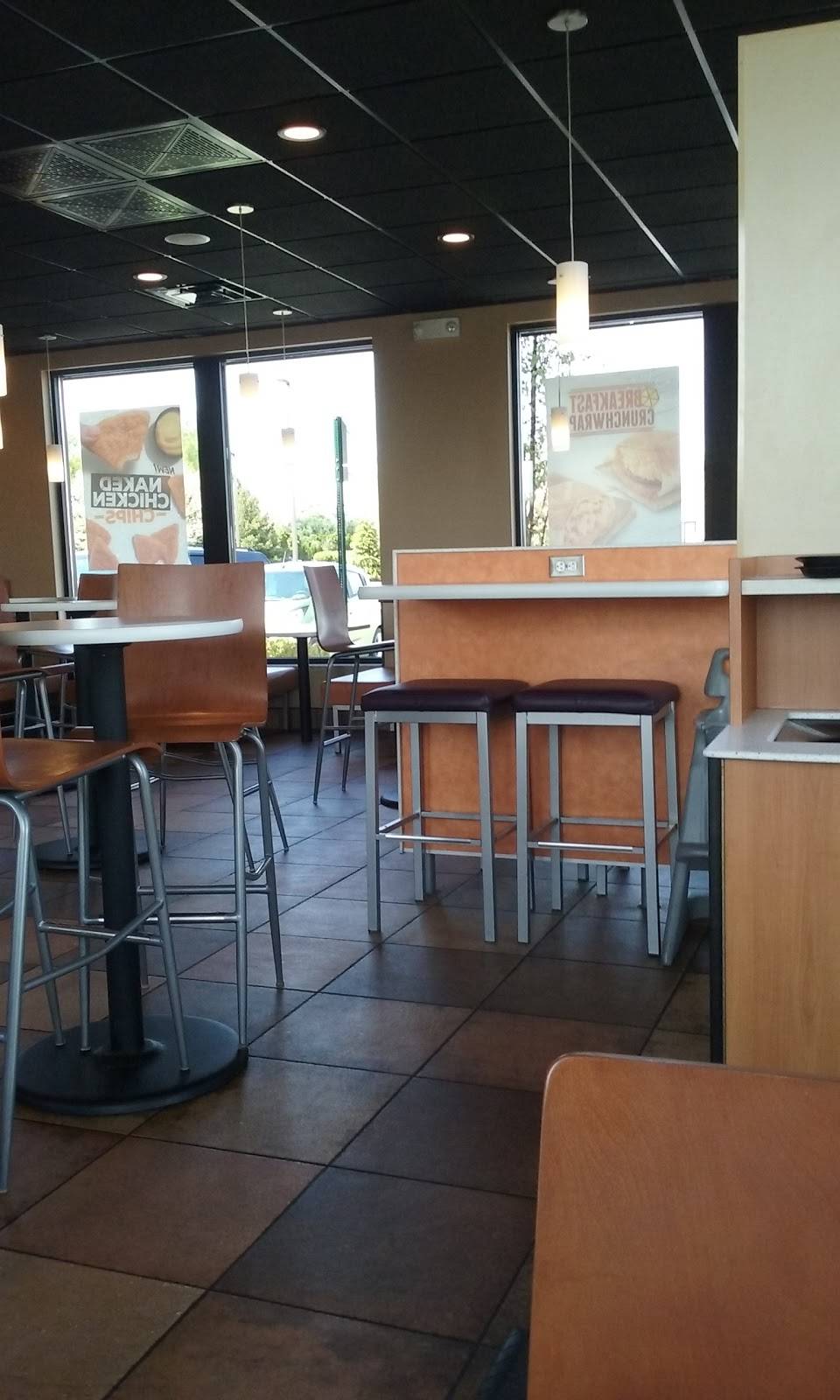 Taco Bell | meal takeaway | 103 N Groesbeck Hwy, Mt Clemens, MI 48043, USA | 5864931329 OR +1 586-493-1329