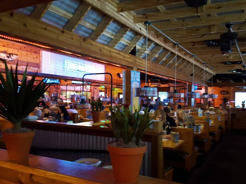 Texas Roadhouse | restaurant | 201 E Turner St, Terre Haute, IN 47802, USA | 8122343378 OR +1 812-234-3378