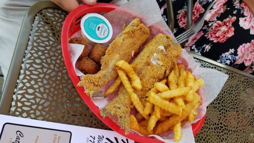 Midtown MeMes | restaurant | 235 W 3rd St, Jackson, GA 30233, USA | 7705043299 OR +1 770-504-3299