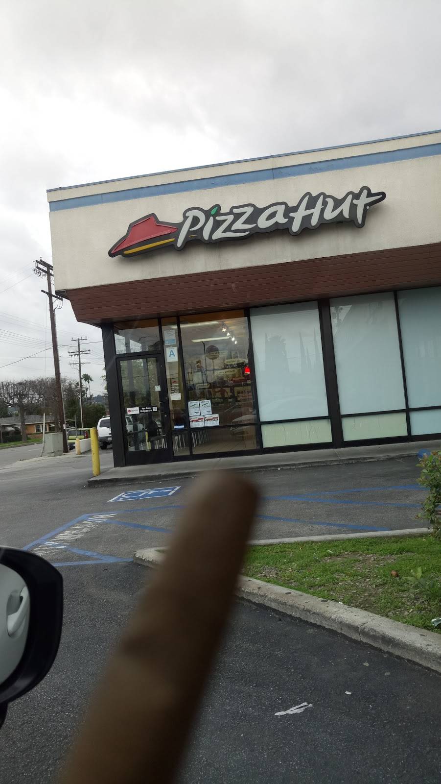 Pizza Hut | restaurant | 14900 Burbank Blvd, Sherman Oaks, CA 91411, USA | 8187843400 OR +1 818-784-3400