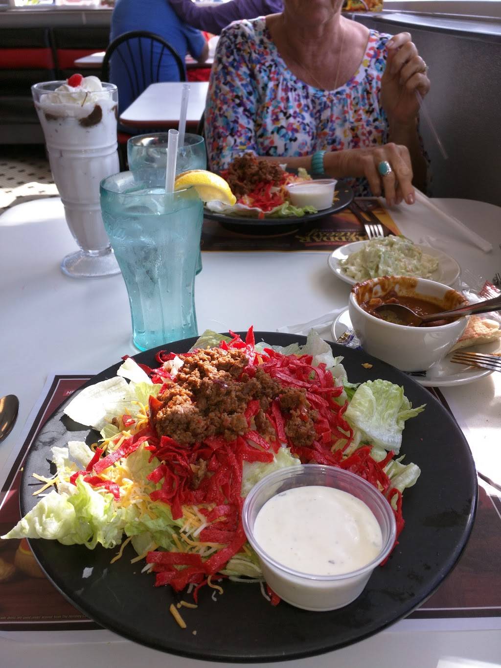 Steak n Shake | restaurant | 1 Cypress Edge Dr, Palm Coast, FL 32164, USA | 3864466936 OR +1 386-446-6936