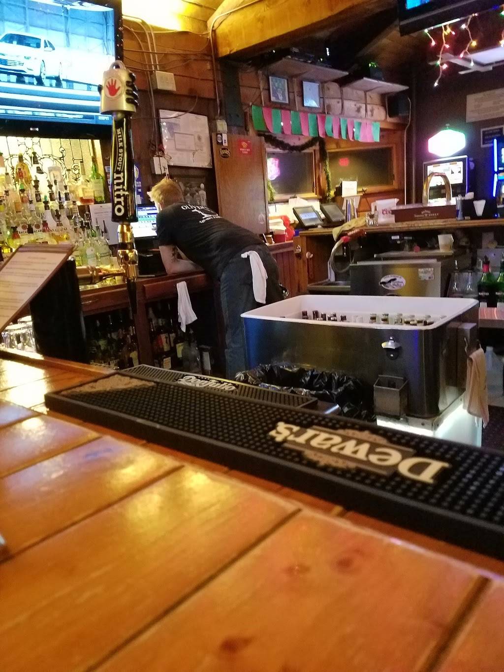 Olivers In the Heights | restaurant | 1231 E Samuel Ave, Peoria Heights, IL 61616, USA | 3096811779 OR +1 309-681-1779