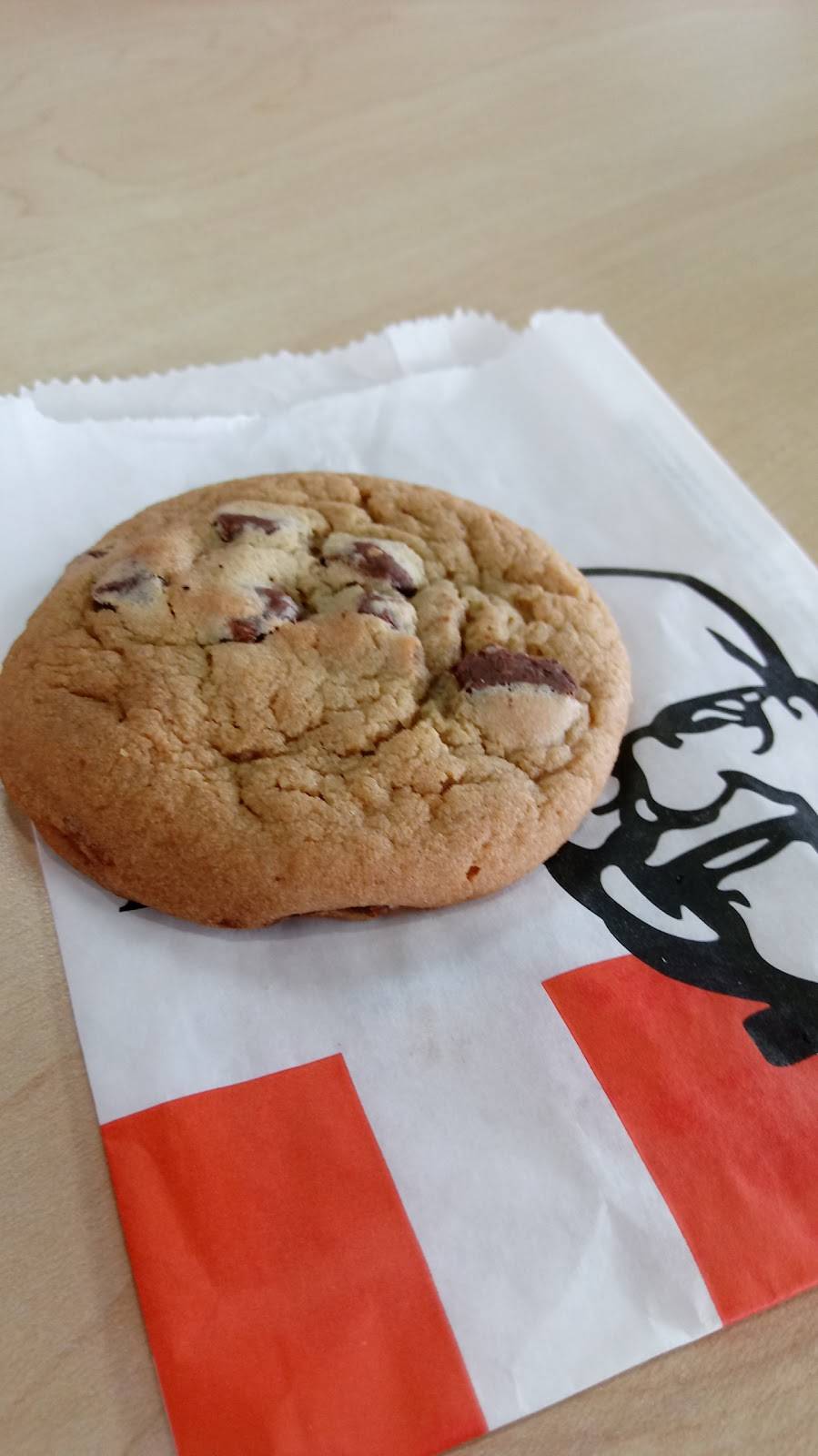 KFC | restaurant | 17450 Jefferson Davis Hwy, Dumfries, VA 22026, USA | 7032214090 OR +1 703-221-4090