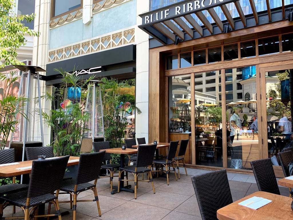 Blue Ribbon Sushi Bar & Grill at the Grove | restaurant | 189 The Grove Dr, Los Angeles, CA 90036, USA | 3233529300 OR +1 323-352-9300