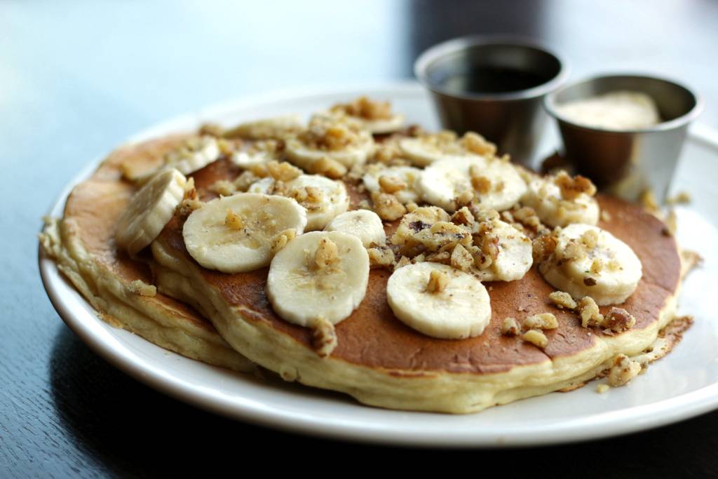 Pullman Bar & Diner | restaurant | 17 S Dubuque St, Iowa City, IA 52240, USA | 3193381808 OR +1 319-338-1808