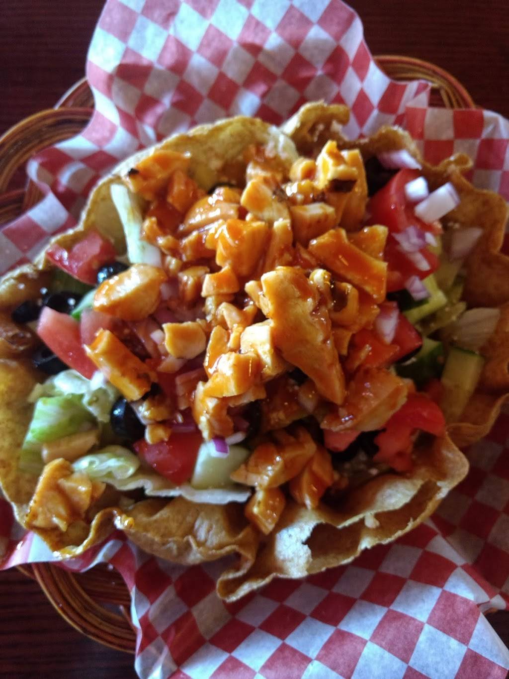 The Naked Wing | restaurant | 24018 Woodbine Ave, Keswick, ON L4P 3E9, Canada | 9059892525 OR +1 905-989-2525