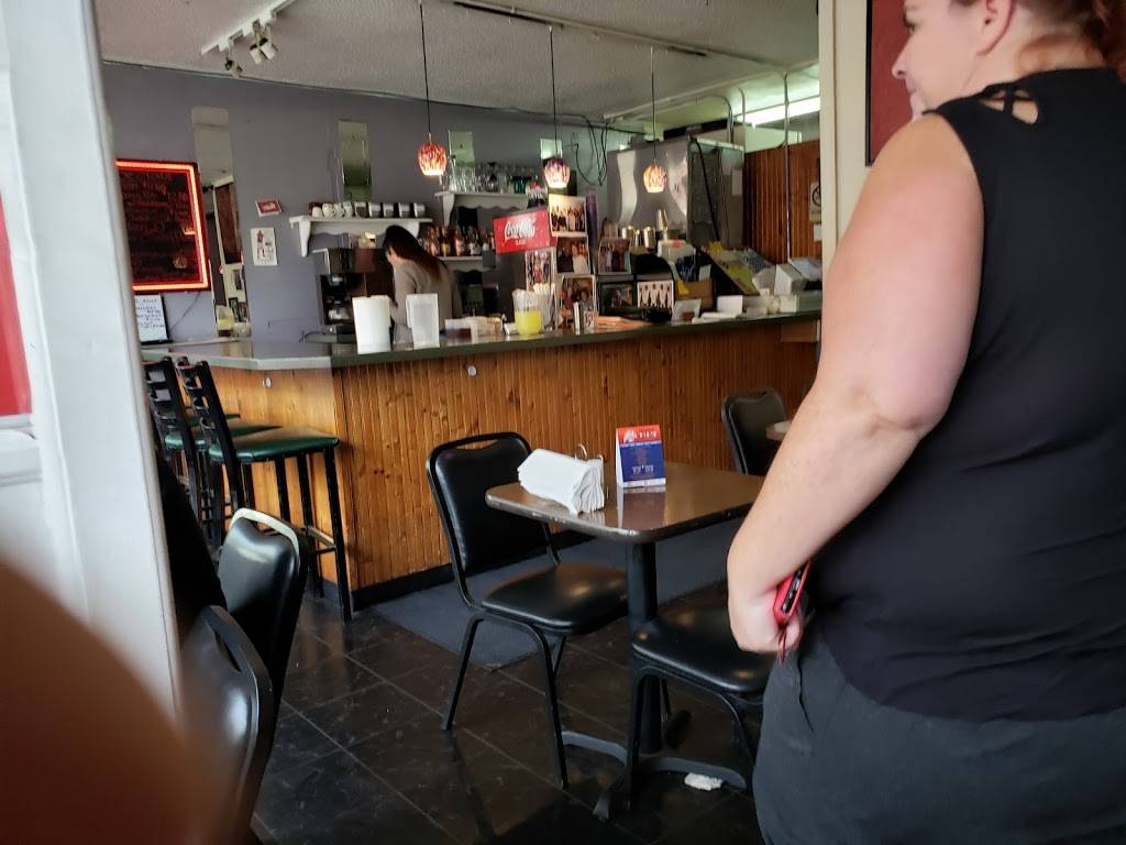 Roscoes Catfish and Barbeque | restaurant | 120 E 6th Ave, Anchorage, AK 99501, USA | 9072798961 OR +1 907-279-8961