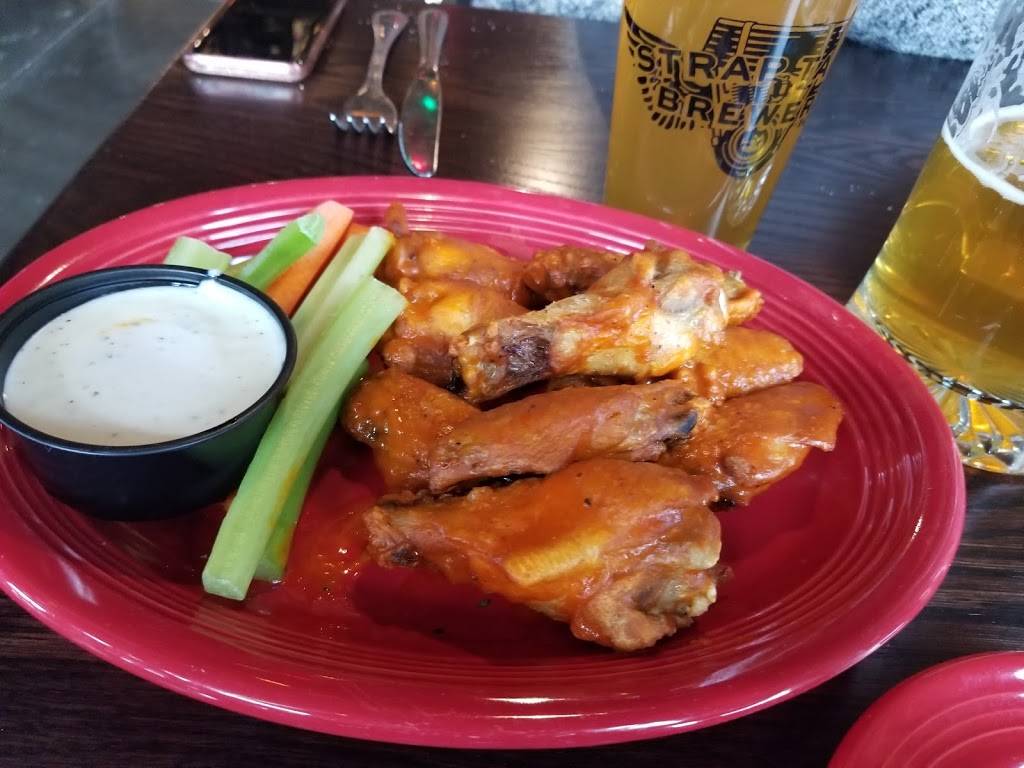 Strap Tank Brewery | restaurant | 3661 N Outlet Pkwy, Lehi, UT 84043, USA | 3853528194 OR +1 385-352-8194