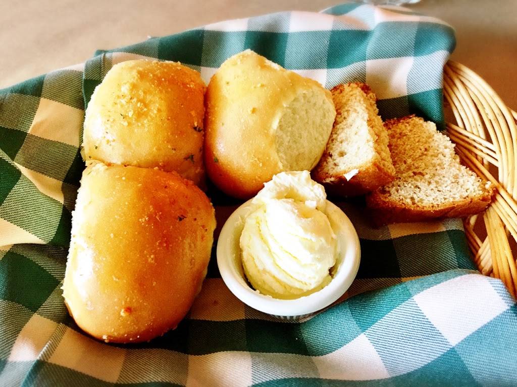 The Common Man | restaurant | 10 Pollard Rd, Lincoln, NH 03251, USA | 6037453463 OR +1 603-745-3463