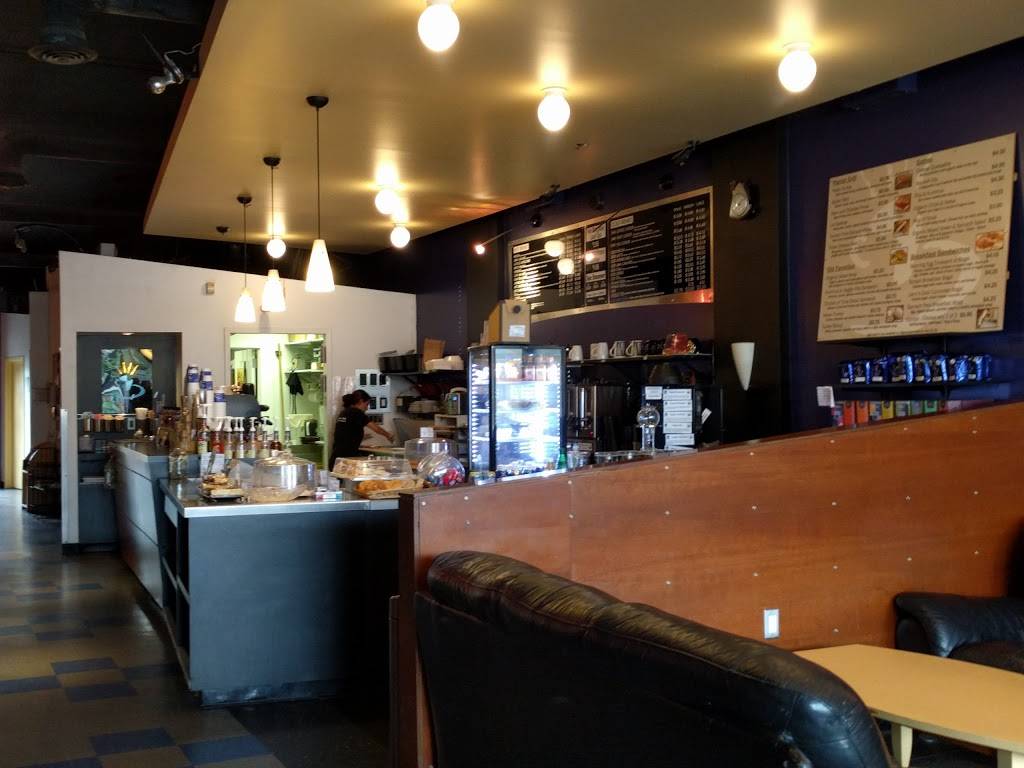 Java Hutt | cafe | 165 W Nine Mile Rd, Ferndale, MI 48220, USA | 2485422438 OR +1 248-542-2438