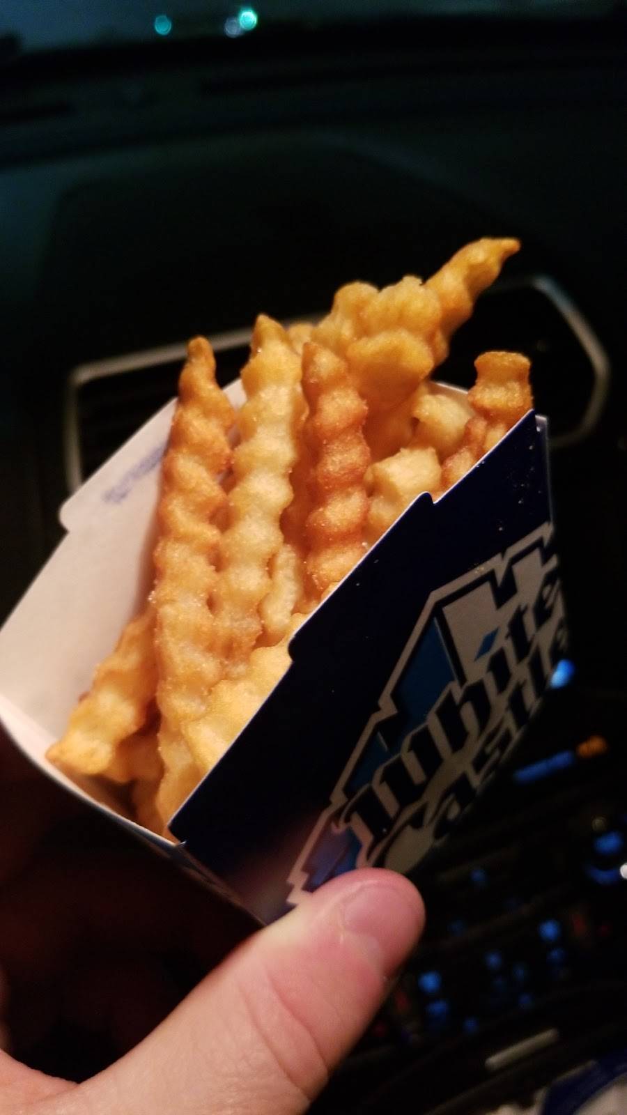 White Castle | restaurant | 596 W 3rd St, Covington, KY 41011, USA | 8594314632 OR +1 859-431-4632