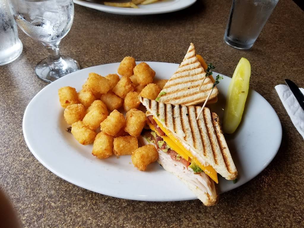 The Brick Pub and Grill | restaurant | 6343 N Green Bay Ave, Glendale, WI 53209, USA | 4147970710 OR +1 414-797-0710