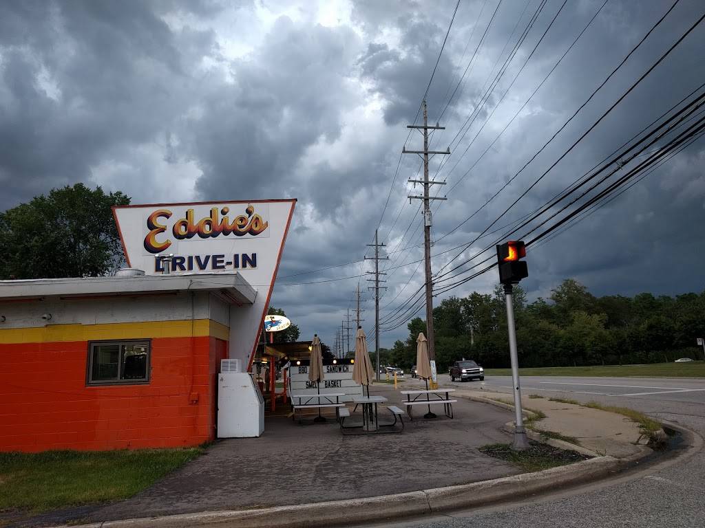 Eddies Drive In | restaurant | 36111 Jefferson Ave, Harrison Charter Township, MI 48045, USA | 5864692345 OR +1 586-469-2345
