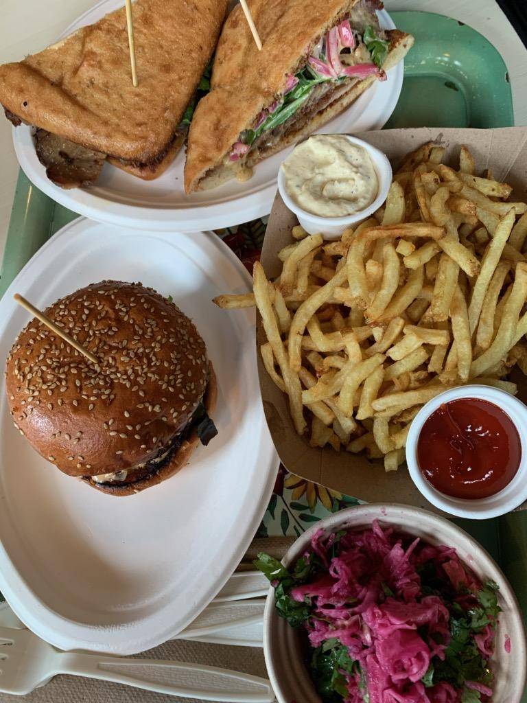 Barrow Food House | restaurant | 452 Main Rd, Riverhead, NY 11901, USA | 6317793379 OR +1 631-779-3379