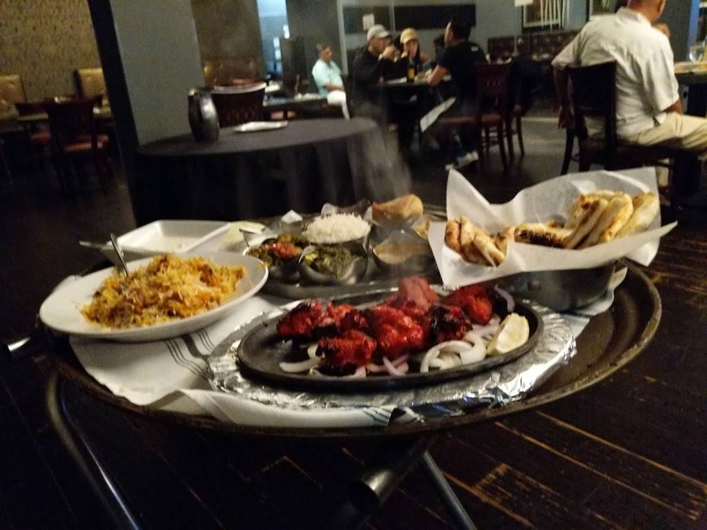 Bombay Tandoor Restaurant | restaurant | 8603 Westwood Center Dr, Vienna, VA 22182, USA | 7037342202 OR +1 703-734-2202