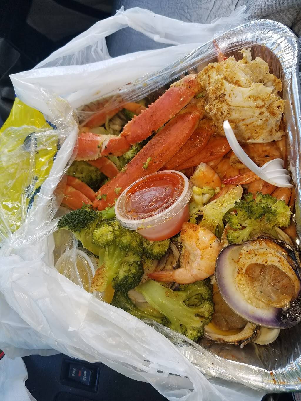 Golden Seafood | restaurant | 2619 Westfield Ave, Camden, NJ 08105, USA | 8569664149 OR +1 856-966-4149