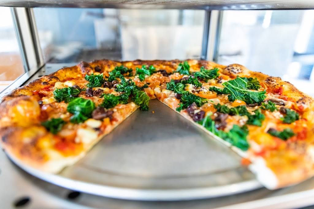 Rotary Pizza | restaurant | 10 Leland St, Rockland, ME 04841, USA | 2075938809 OR +1 207-593-8809