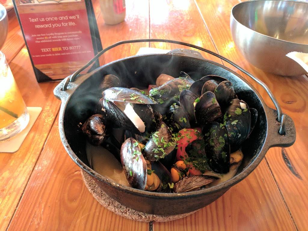 St. Arnolds Mussel Bar | restaurant | 3433 Connecticut Ave NW, Washington, DC 20008, USA | 2026216719 OR +1 202-621-6719