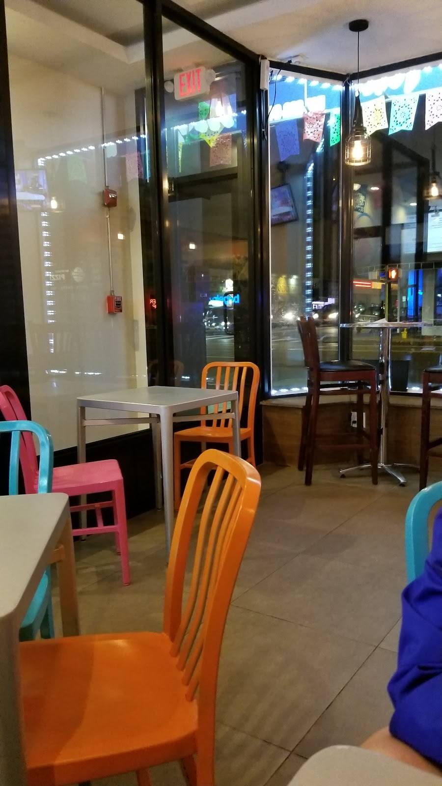 Rock A Taco | restaurant | 280 Merrick Rd, Rockville Centre, NY 11570, USA | 5169920477 OR +1 516-992-0477