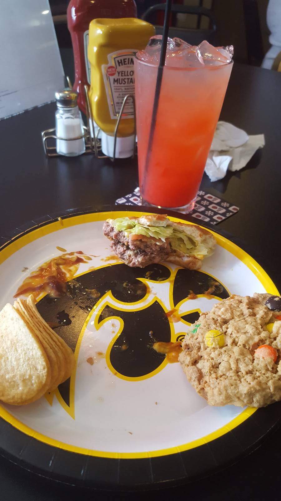 Iowa City Moose Lodge and Family Center | restaurant | SE, 3151 US-6, Iowa City, IA 52240, USA | 3193566921 OR +1 319-356-6921