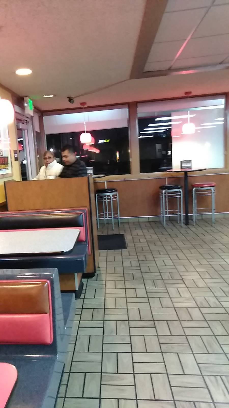 Carls Jr. | restaurant | 6201 Mack Rd, Sacramento, CA 95823, USA | 9163927485 OR +1 916-392-7485