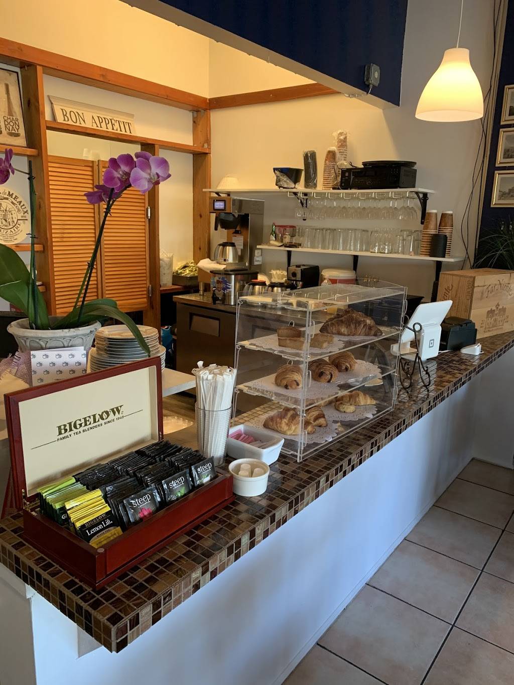 Le Troquet French Restaurant | restaurant | 25245 Chamber of Commerce Dr, Bonita Springs, FL 34135, USA | 2393172955 OR +1 239-317-2955